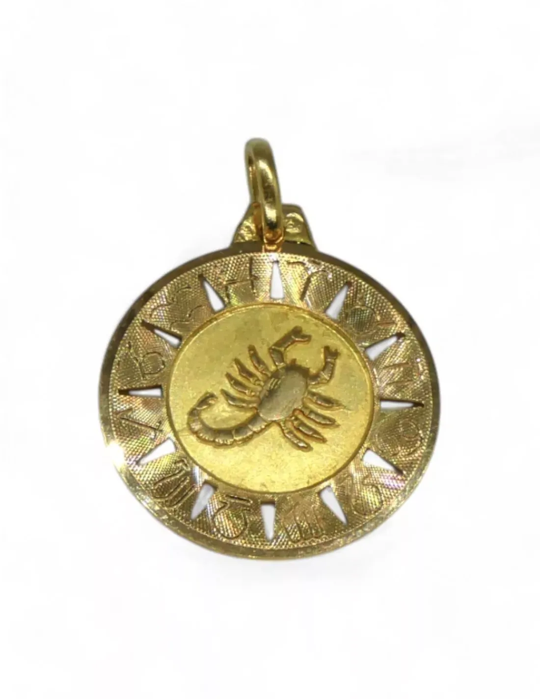 Shop Colgante horóscopo Escorpio oro 18k - 2cm - 2,9gr Colgante De Horóscopo